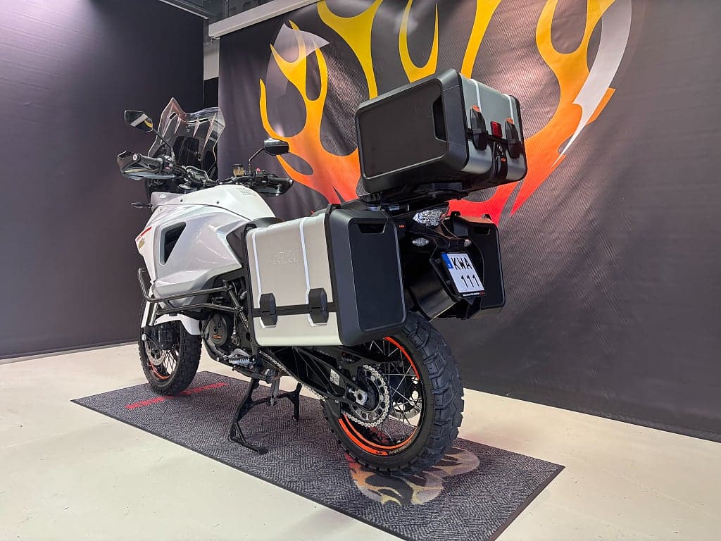 1290 SUPER ADVENTURE